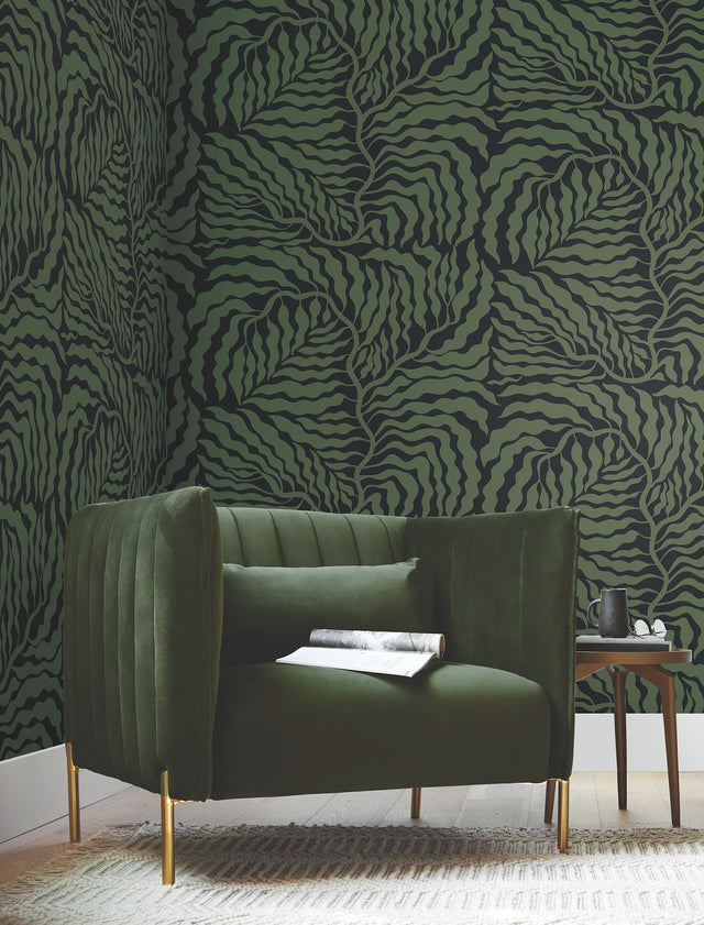 Fern Fronds Black & Green Wallpaper with Botanical Modern Pattern - York AG2061