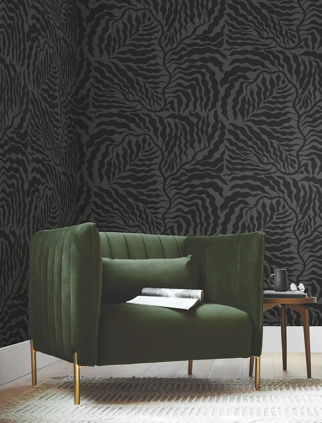 Fern Fronds Black Wallpaper with Metallic Effect - York AG2062