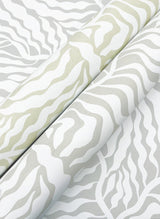 Fern Fronds Light Green & White Wallpaper with Modern Botanical Pattern - York AG2065