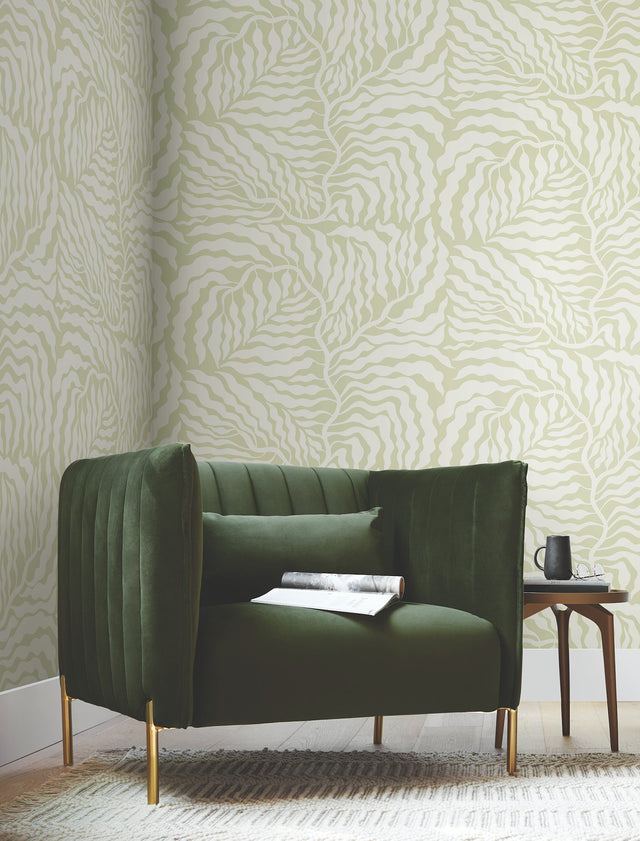 Fern Fronds Light Green & White Wallpaper with Modern Botanical Pattern - York AG2065