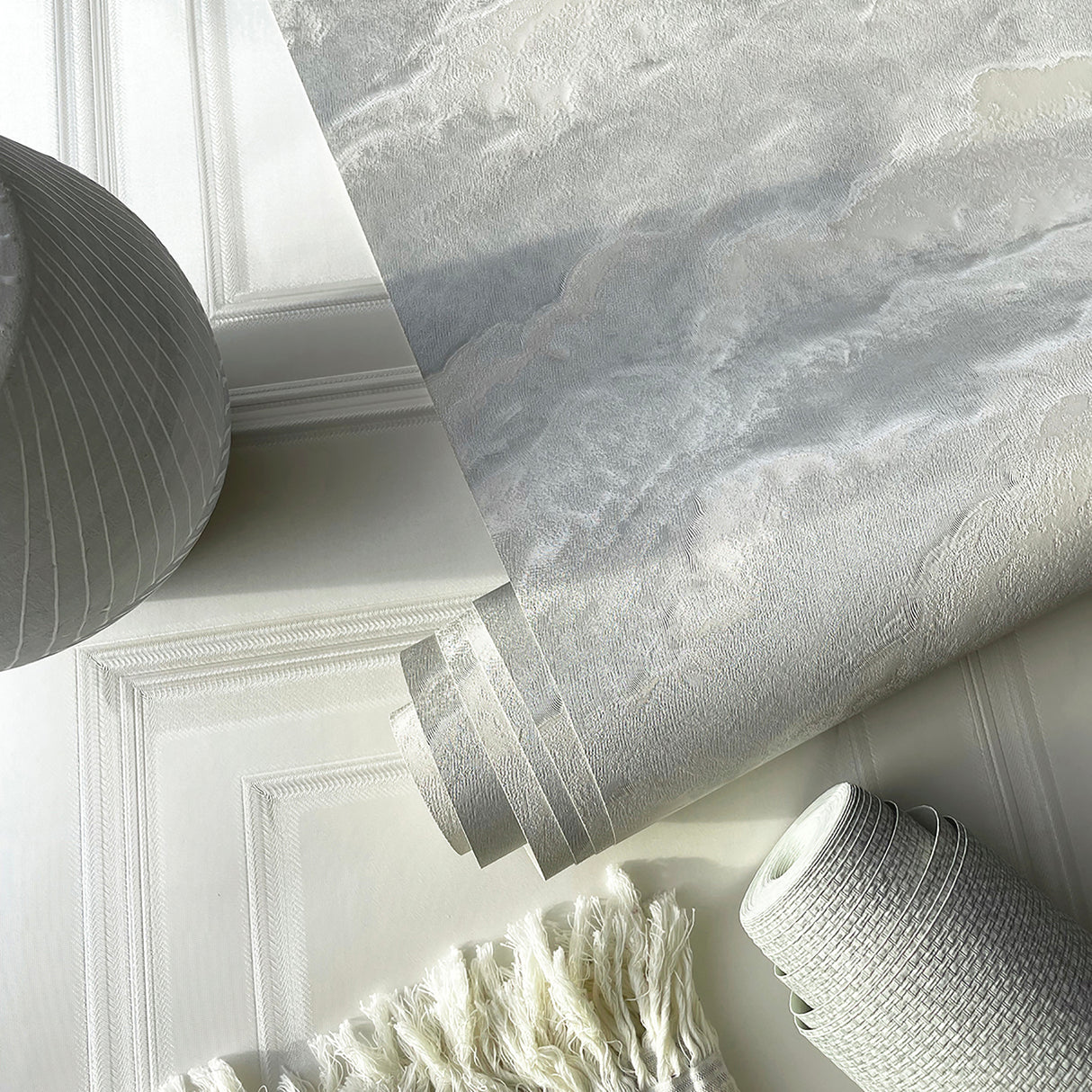 Nimbostratus Pewter by Belgravia Decor Cloud Wallpaper – Brewster Home Fashions BG5705