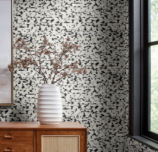 Capiz Offering Black & White Wallpaper with Natural Capiz Shell Strips - York CC1201