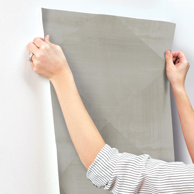 In Clay Charcoal Wallpaper with Geometric Brushstroke Diamond Pattern - York CC1211