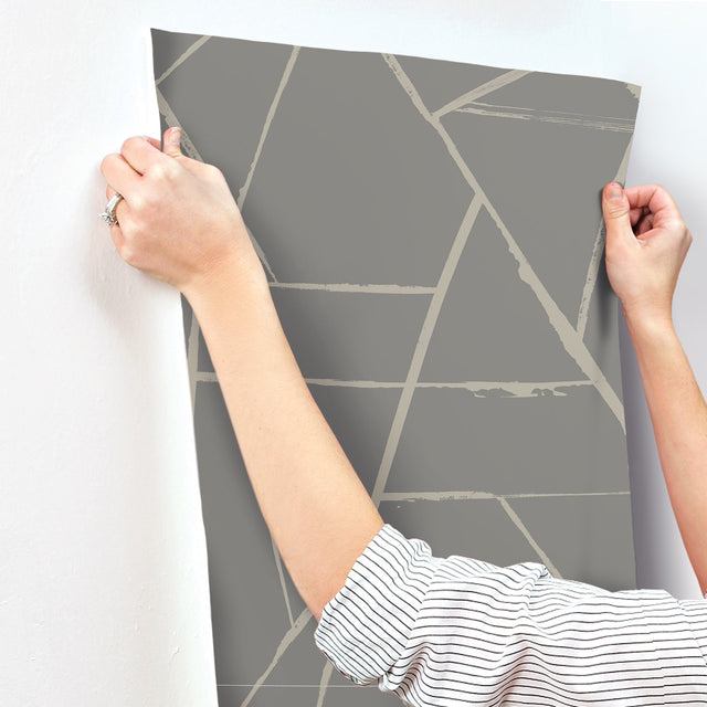 Intersect Grey Metallic Wallpaper with Geometric Metallic Abstract Pattern - York CC1292