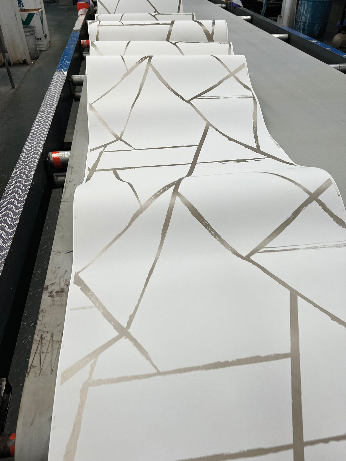 Intersect Beige Metallic Geometric Non Woven Wallpaper - York CC1293