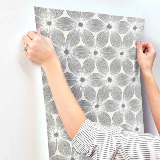 Everlasting White & Silver Floral Non Woven Wallpaper - York CI2302