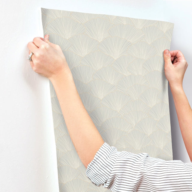 Luminous Ginkgo Grey Wallpaper with Metallic Outlined Leaf Motif - York CI2333