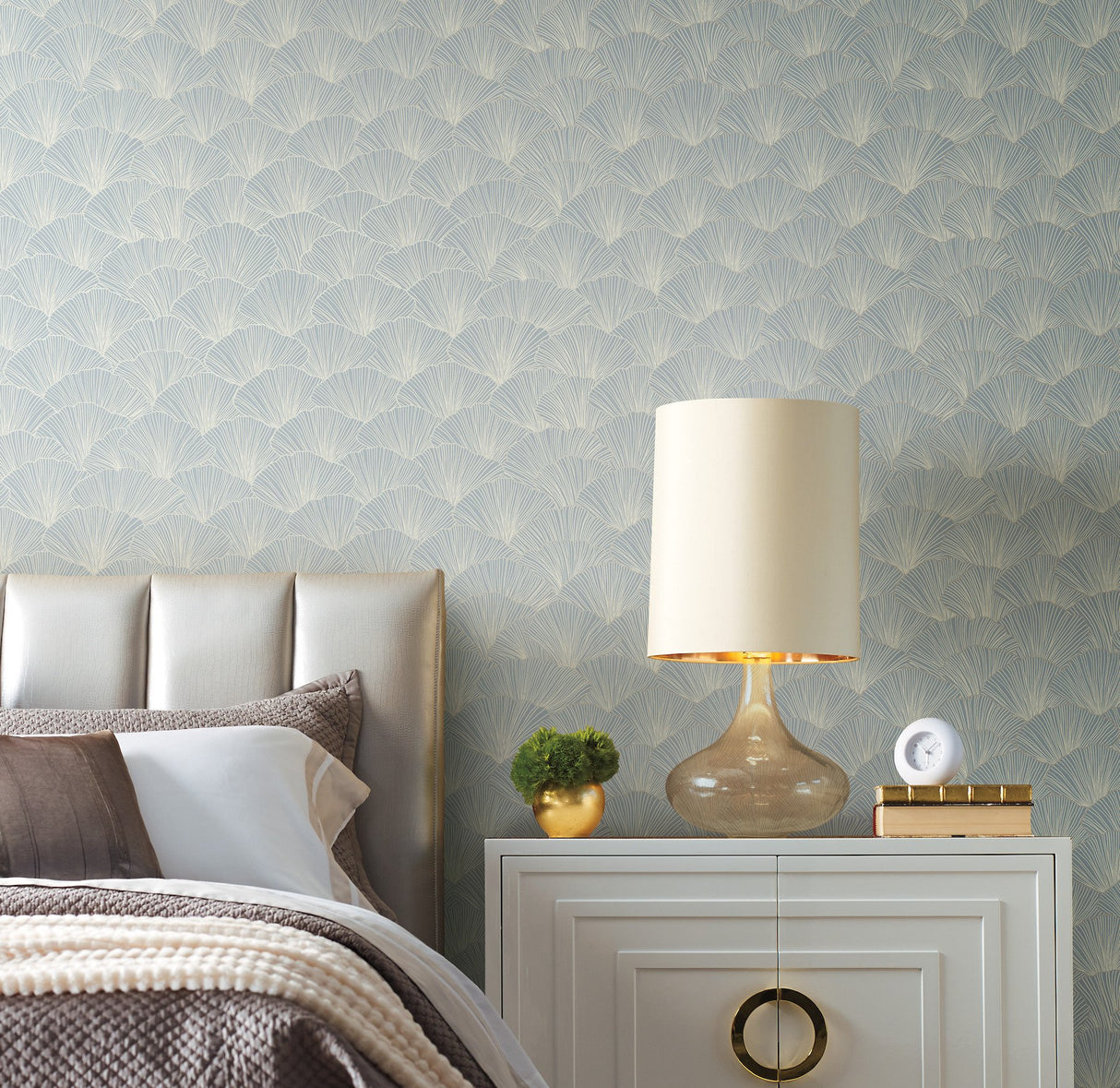 Luminous Gingko Blue Wallpaper with Metallic Outlined Leaf Motif - York CI2338