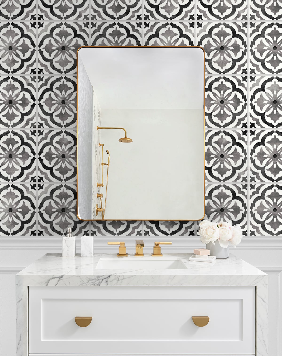 Sorento Tile Black by Daisy Bennett Peel and Stick Peel & Stick Tile Wallpaper – Daisy Bennett Designs DB20500-Sample
