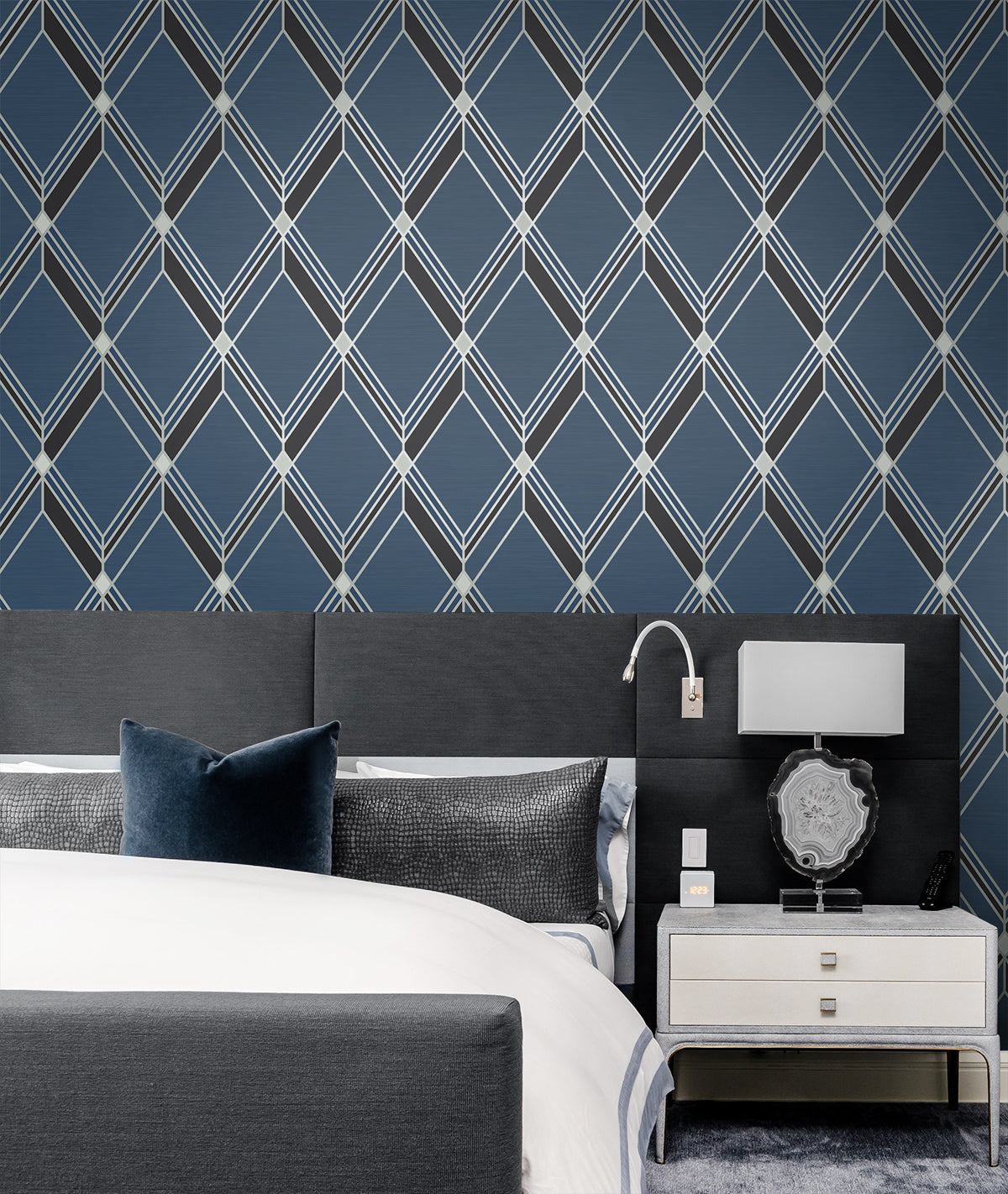 Brooklyn Diamond Blue Metallic by Deco 2 Geometric Wallpaper – Collins & Company DC60512
