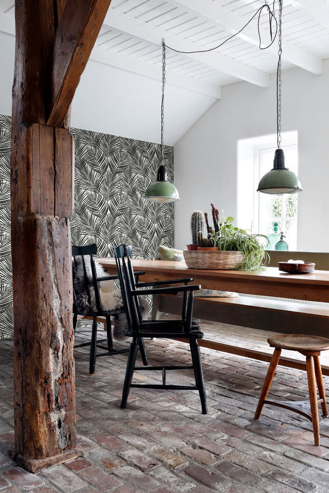 Fifi Black Palm Frond Wallpaper