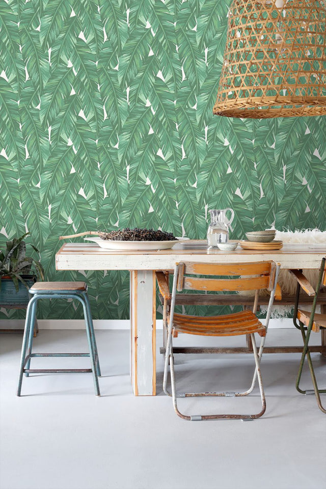 Dumott Green Tropical Leaves Wallpaper with Botanical Leaves Pattern and Tropical Style - ESTA Home DD139014