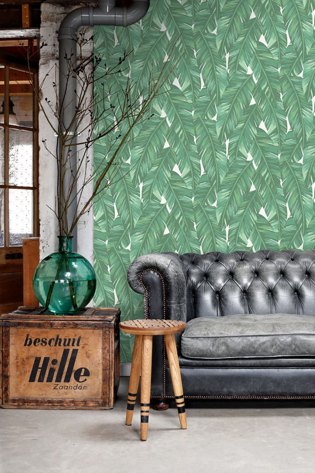 Dumott Green Tropical Leaves Wallpaper with Botanical Leaves Pattern and Tropical Style - ESTA Home DD139014