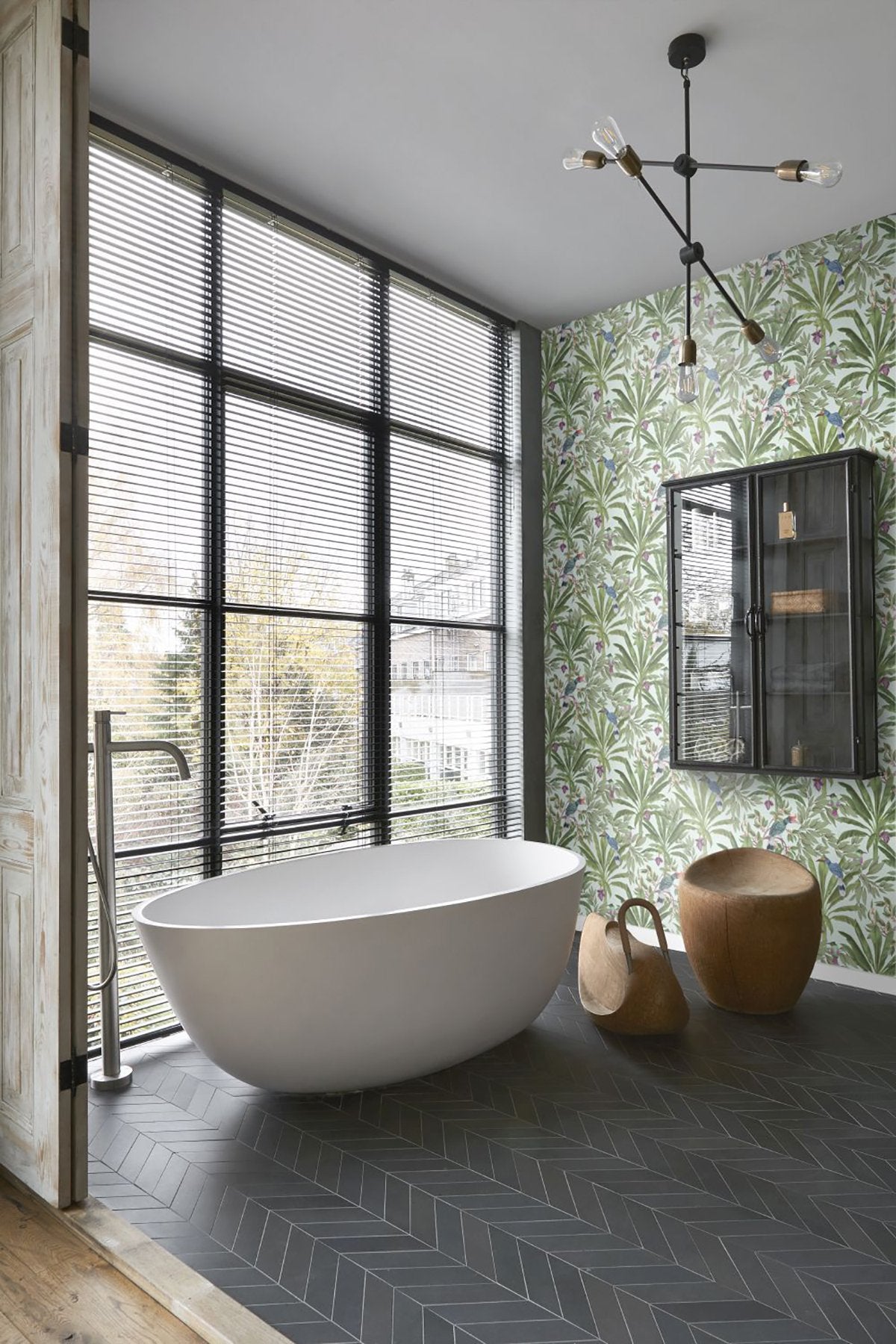 Carola Green Jungle Tropics Wallpaper with Tropical Birds and Palm Leaves - ESTA Home DD139189