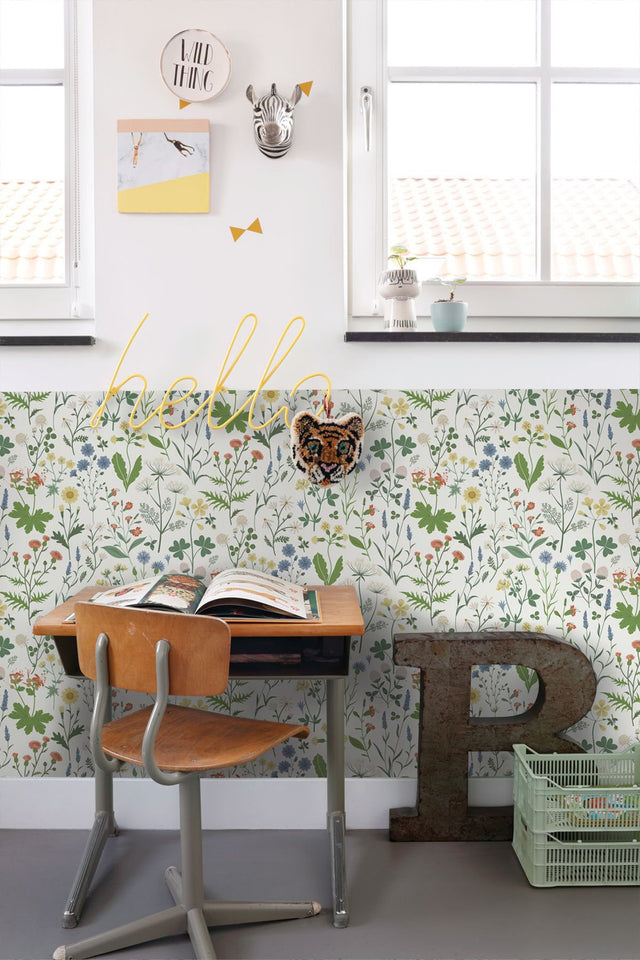 Fiore Green Wildflowers Wallpaper with Botanical Scandinavian Pattern - ESTA Home DD139390
