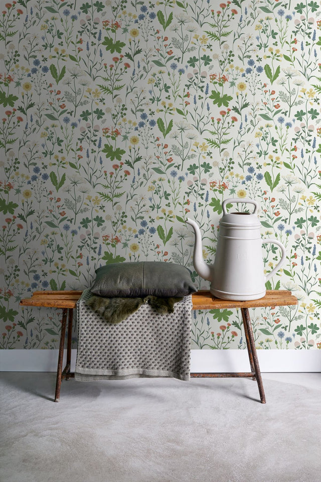 Fiore Green Wildflowers Wallpaper with Botanical Scandinavian Pattern - ESTA Home DD139390
