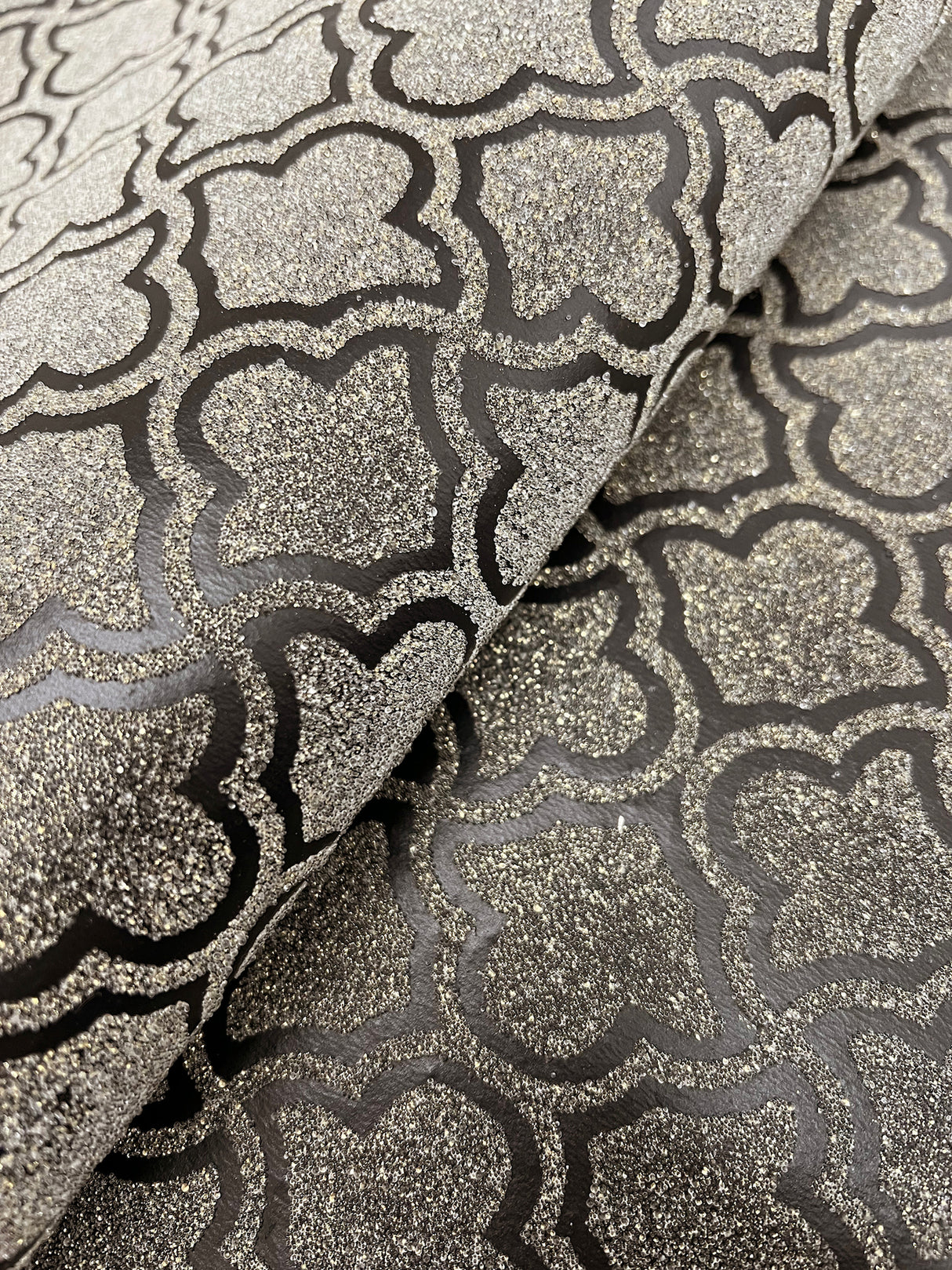 Uptown Glam Black & Gold by Candice Olson Glass Bead Glam Wallpaper – York Designer Series DF3336