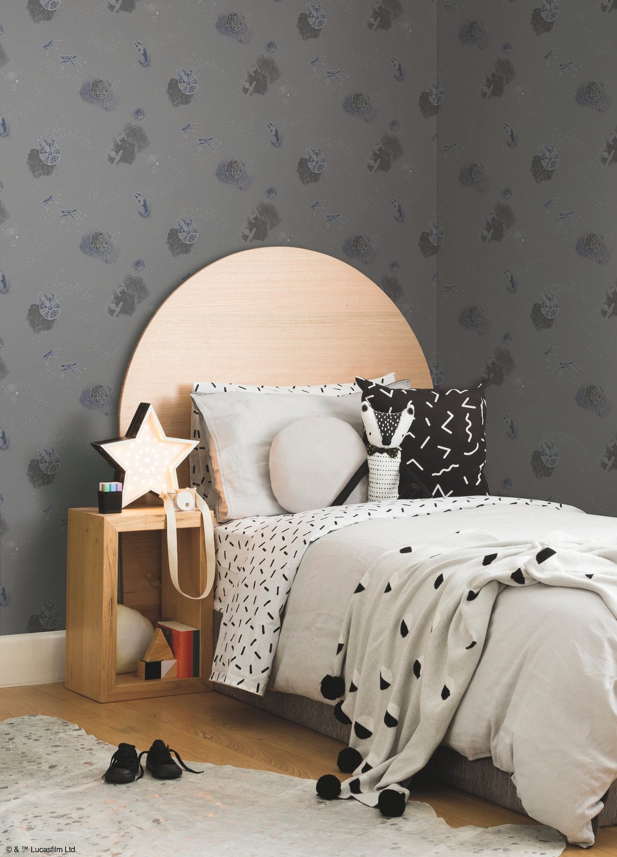 Star Wars: Good Night Galaxy Black Wallpaper with Space Ships Motif - York DI0999