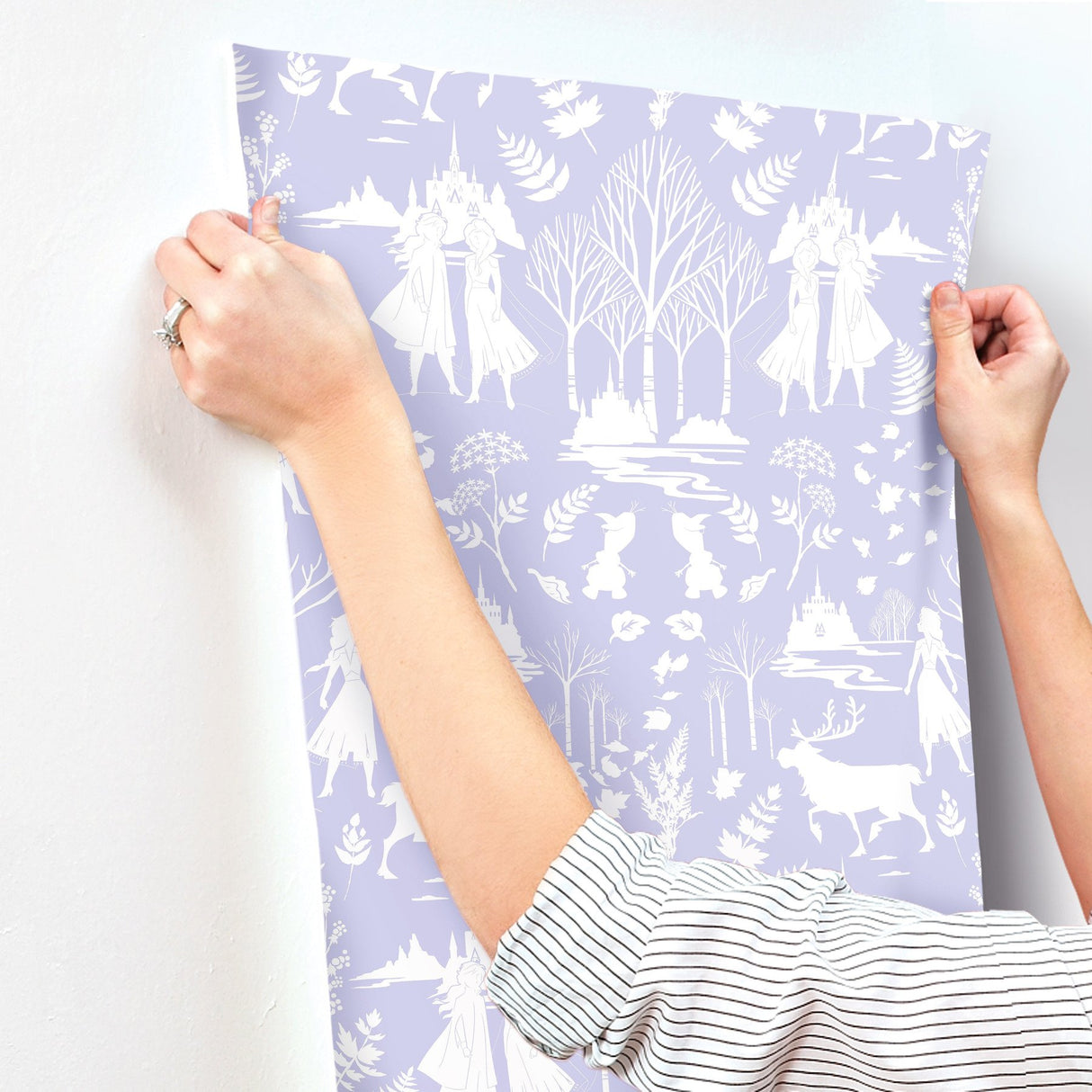 Disney Frozen 2 Nordic Purple Glitter Wallpaper with Nordic Silhouette Pattern - York DI1013