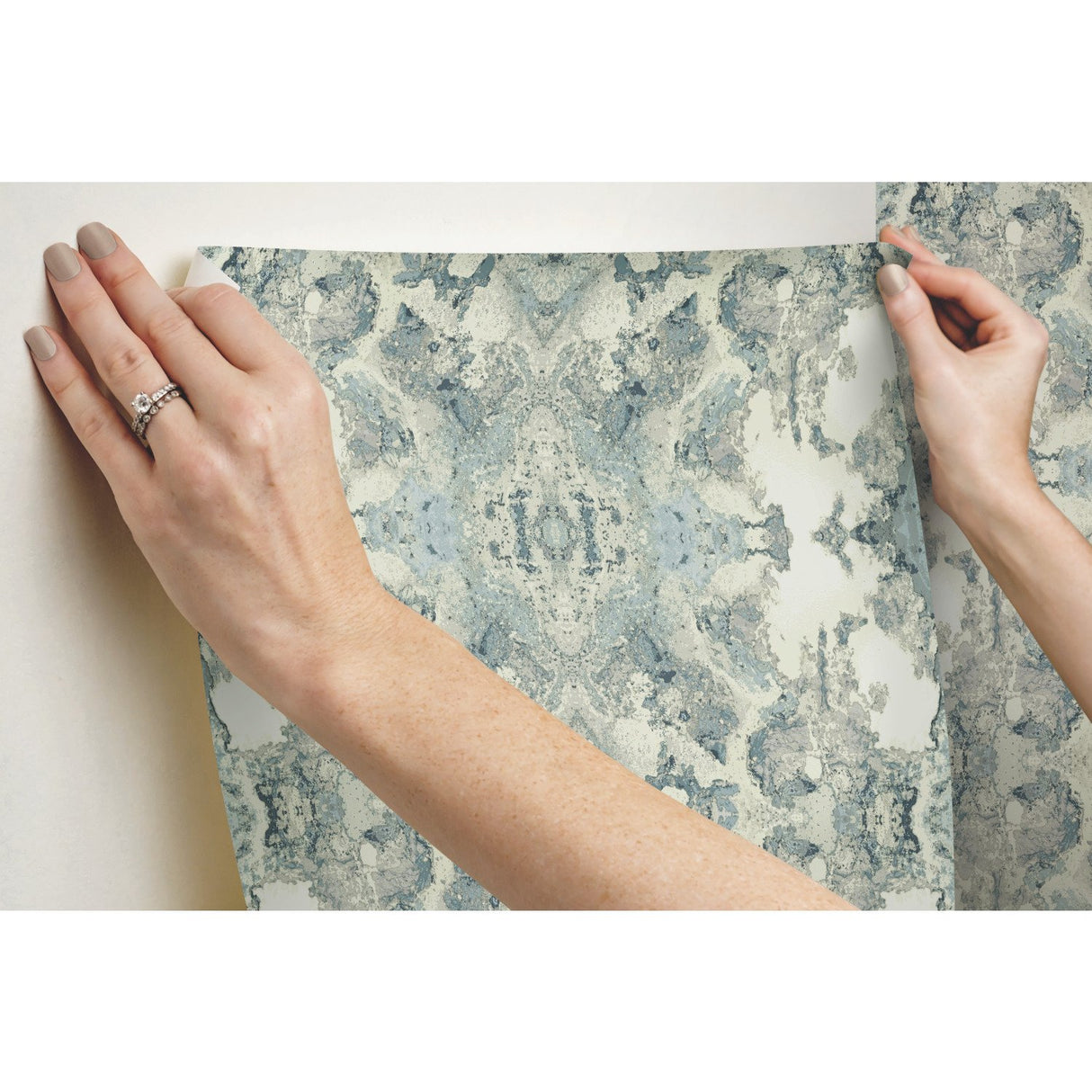 Inner Beauty Light Blue Abstract Wallpaper - York DN3719