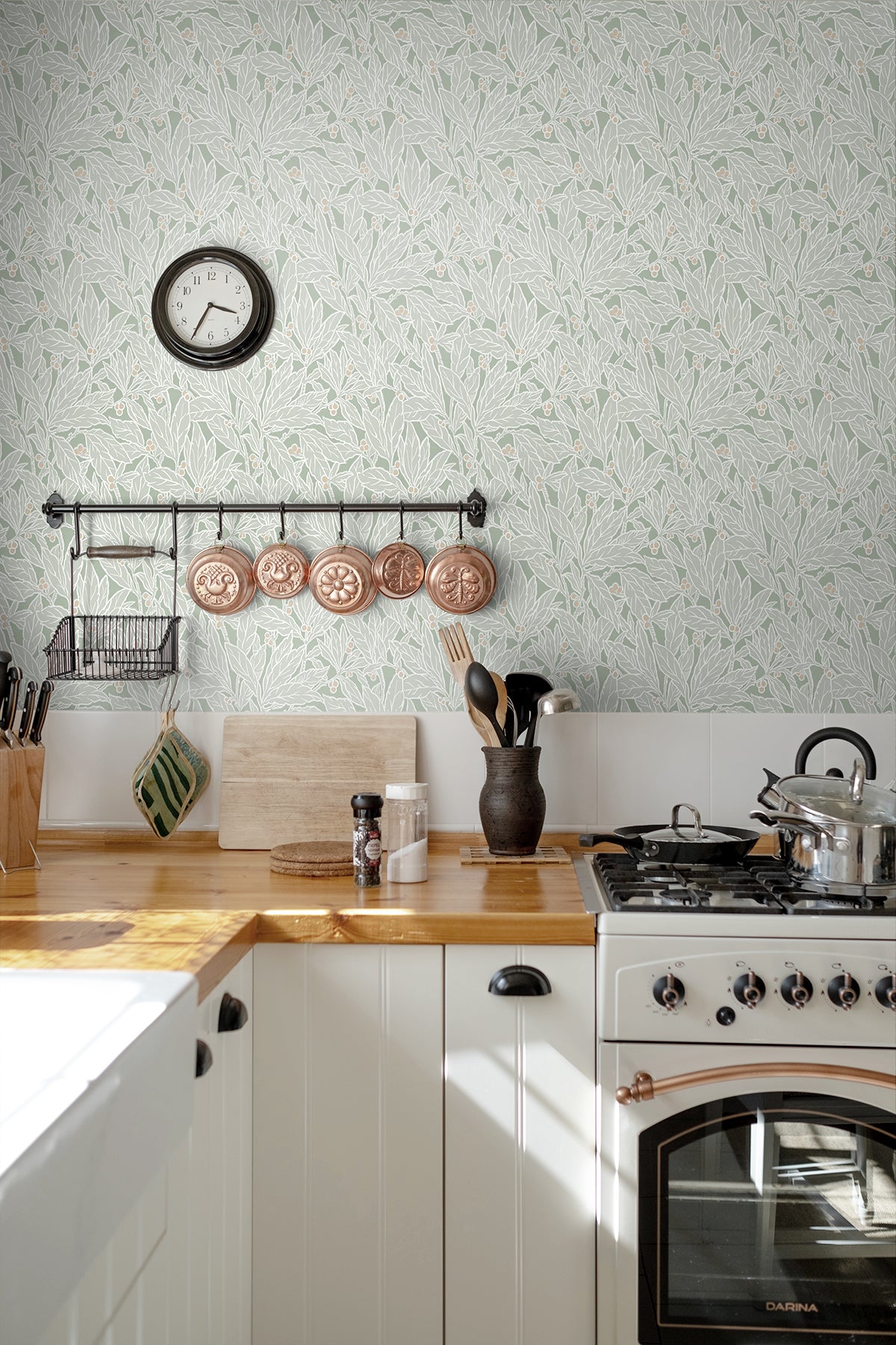 Leaf and Berry Spearmint by Legacy Prints Botanical Vintage Wallpaper – Etten Studios ET12804