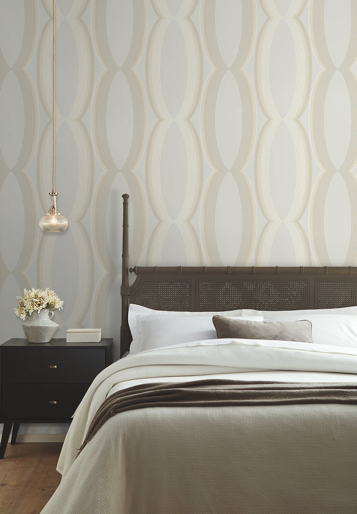 Progression Ogee Blonde Wallpaper with Geometric Ogee Pattern - York EV3984