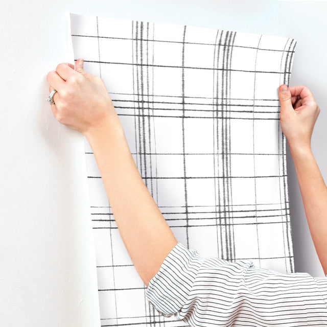 Farmhouse Plaid Black & White Wallpaper with Bohemian Plaid Pattern - York FH4016