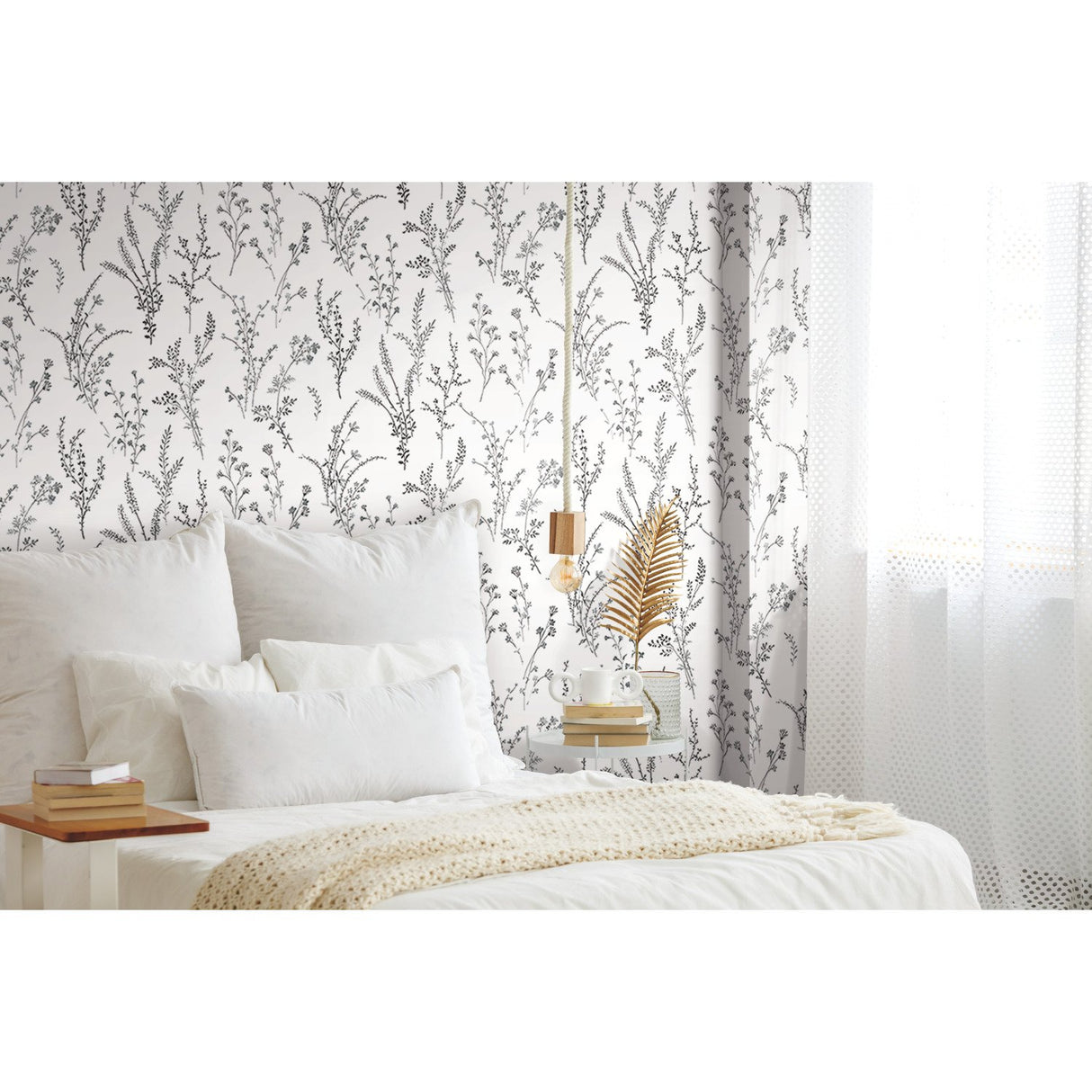 Wildflower Sprigs Black & White Wallpaper with Bohemian Floral Pattern - York FH4026