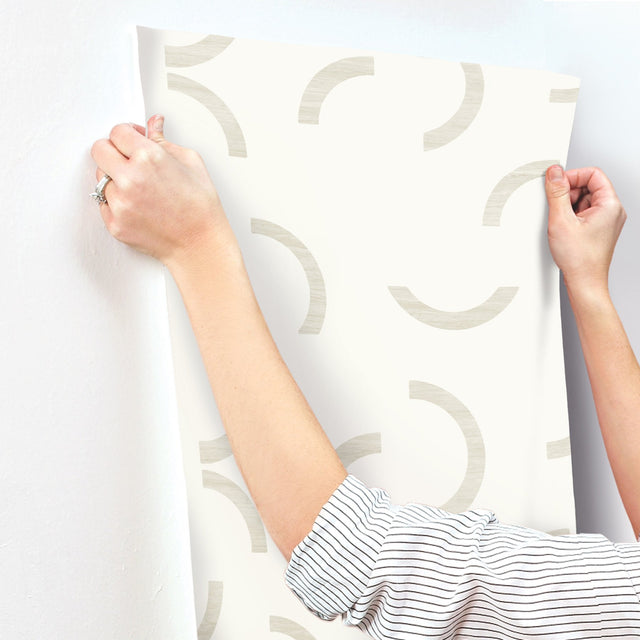 Lunula Ivory Geometric Modern Wallpaper - York FM1025