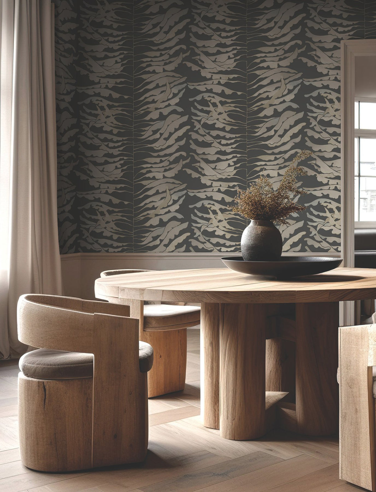Leaf Column Black Wallpaper with Metallic Botanical Motif - York FM1042