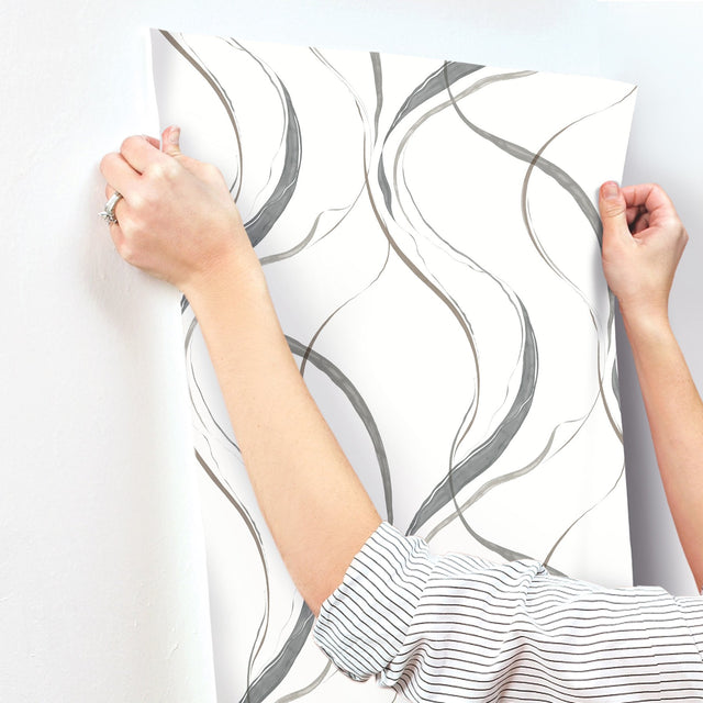 Ink Flow Black & Cocoa Wallpaper with Modern Organic Ribbon Pattern - York FM1092