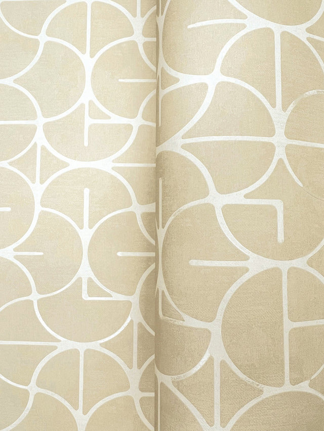 Looking Glass Straw Wallpaper with Metallic Geometric Ogee - York FM1101