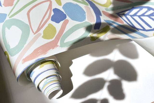 Verdure Pastel Painted Botanical Wallpaper with Modern Graffiti-Style Leaf Motif - ohpopsi GHS50145W