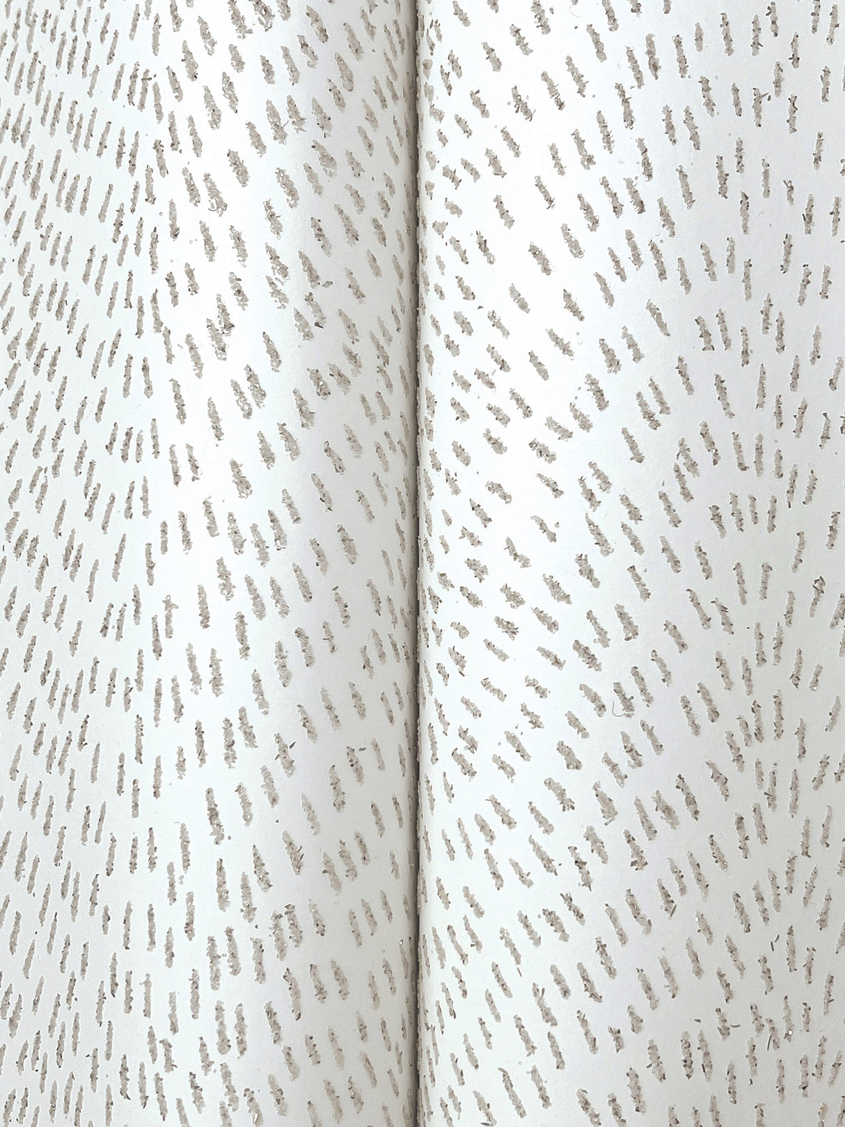 Dew Drop White by York Wallcoverings Glitter Wallpaper – York Wallcoverings GN2593