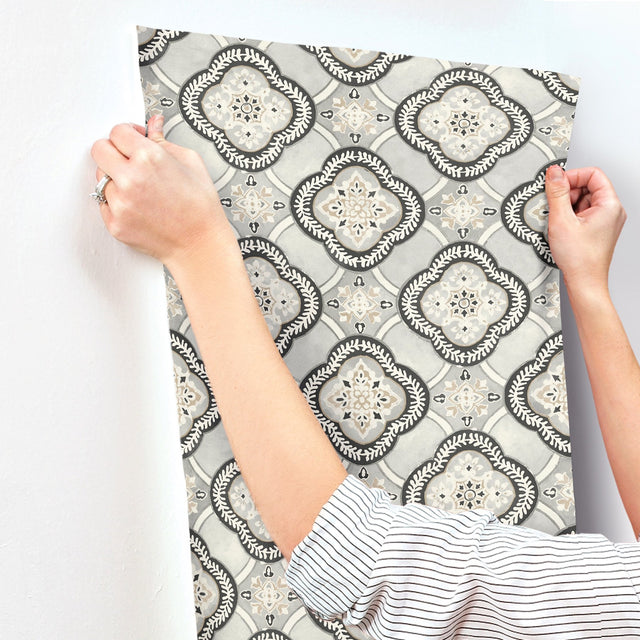 Garden Trellis Onyx Wallpaper with Geometric Quatrefoil Tile Motif - York GO8213