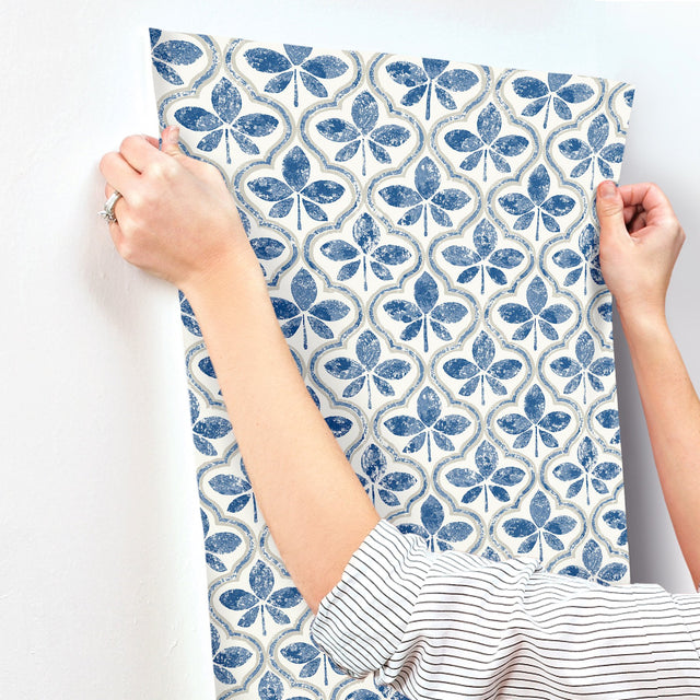 Sevilla Cobalt Geometric Ogee Leaf Prepasted Wallpaper - York GO8273
