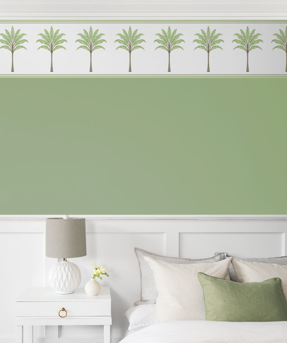 Montgomery Palm Green Tea by Harry & Grace Peel and Stick Palm Tree Border Wallpaper – Harry & Grace HG10804B