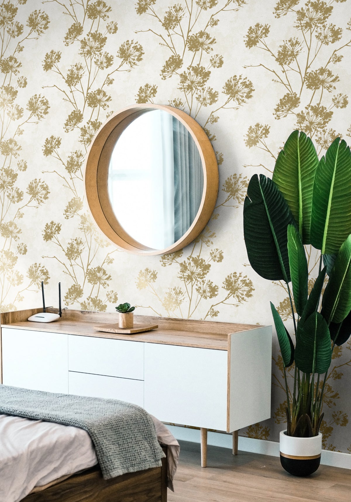 Dandelion Floral Metallic Gold by Harry & Grace Peel and Stick Botanical Wallpaper – Harry & Grace HG12105 -Sample