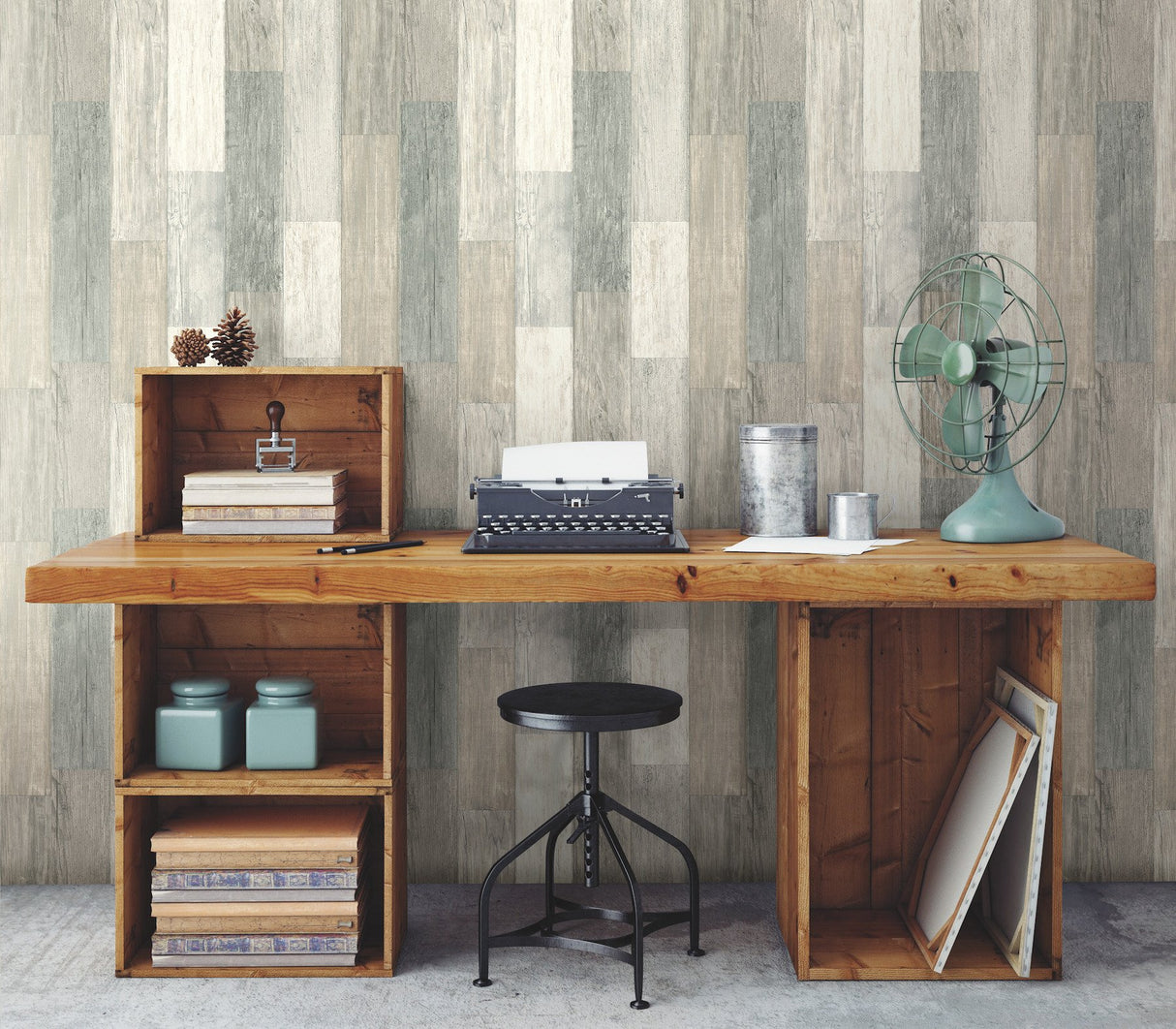 Pallet Board Grey Wallpaper with Rustic Wood Plank Pattern - York LG1400