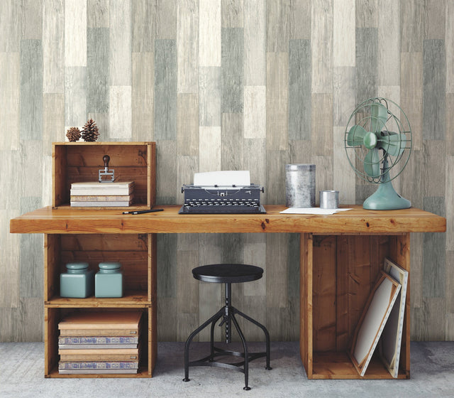 Pallet Board Grey Wallpaper with Rustic Wood Plank Pattern - York LG1400