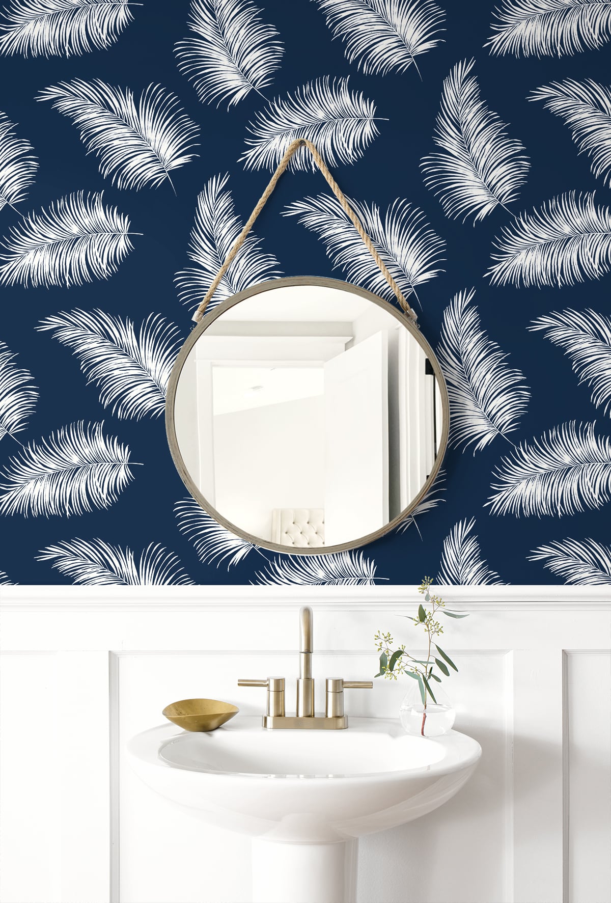 Tossed Palm Navy Blue by Lillian August Peel and Stick Palm Frond Wallpaper – Lillian August LN20322
