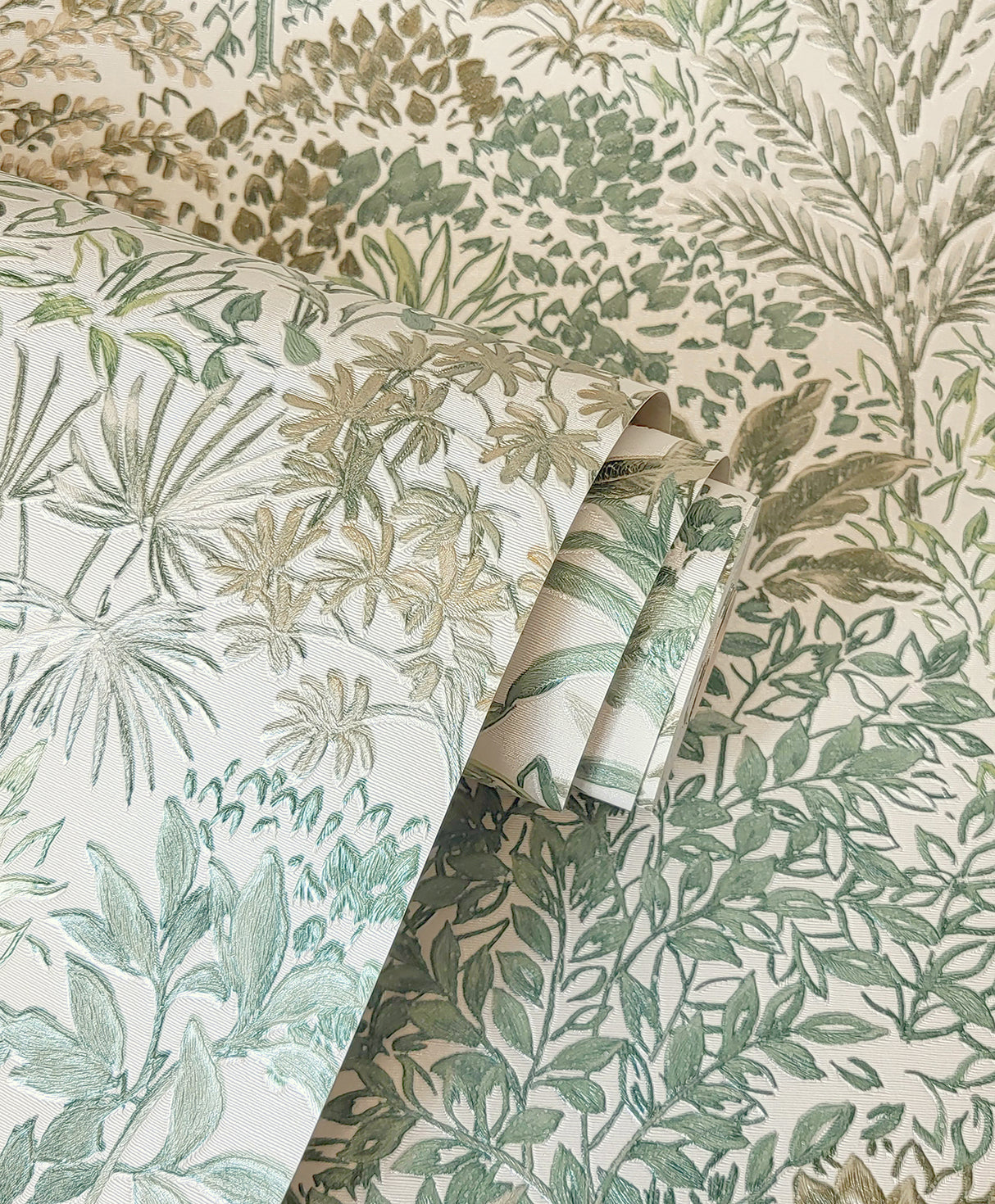 Meilani Green by Fine Decor Palm Landscape Wallpaper – Brewster Home Fashions M95676