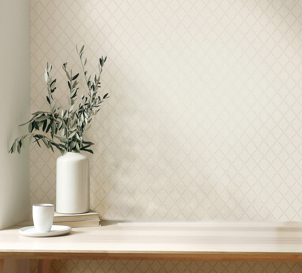 Santina Eggshell by Fine Decor Trellis Wallpaper – Brewster Home Fashions M95679