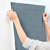 Vava Vinterbla Dark Blue by York Wallcoverings Textured Solid Wallpaper – York Wallcoverings MB16043