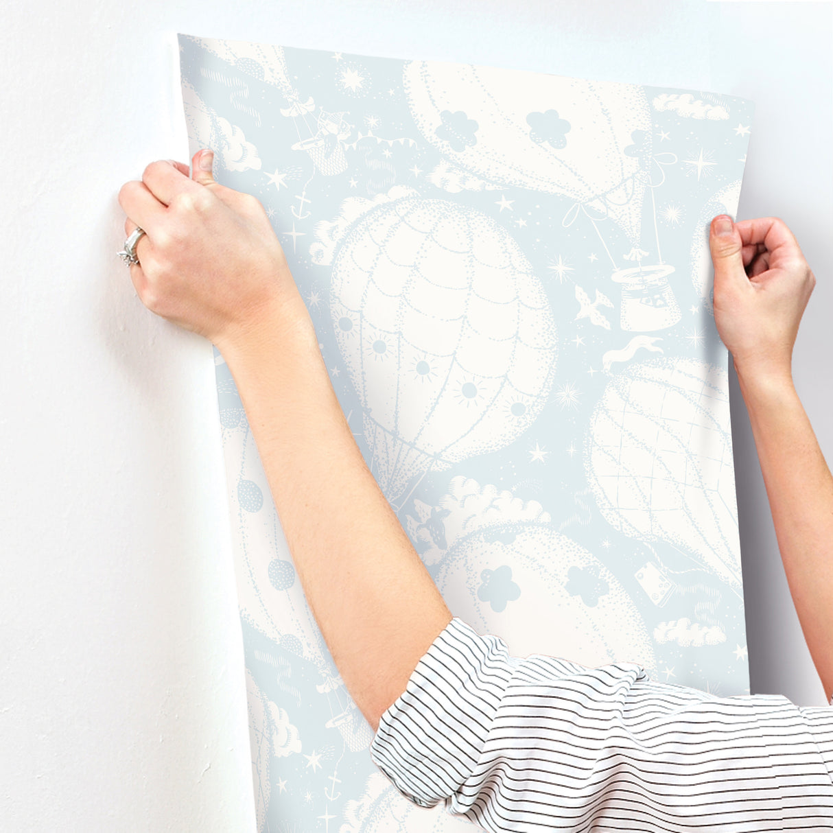 Ballongerna Light Blue by York Wallcoverings Wallpaper – York Wallcoverings MB29005