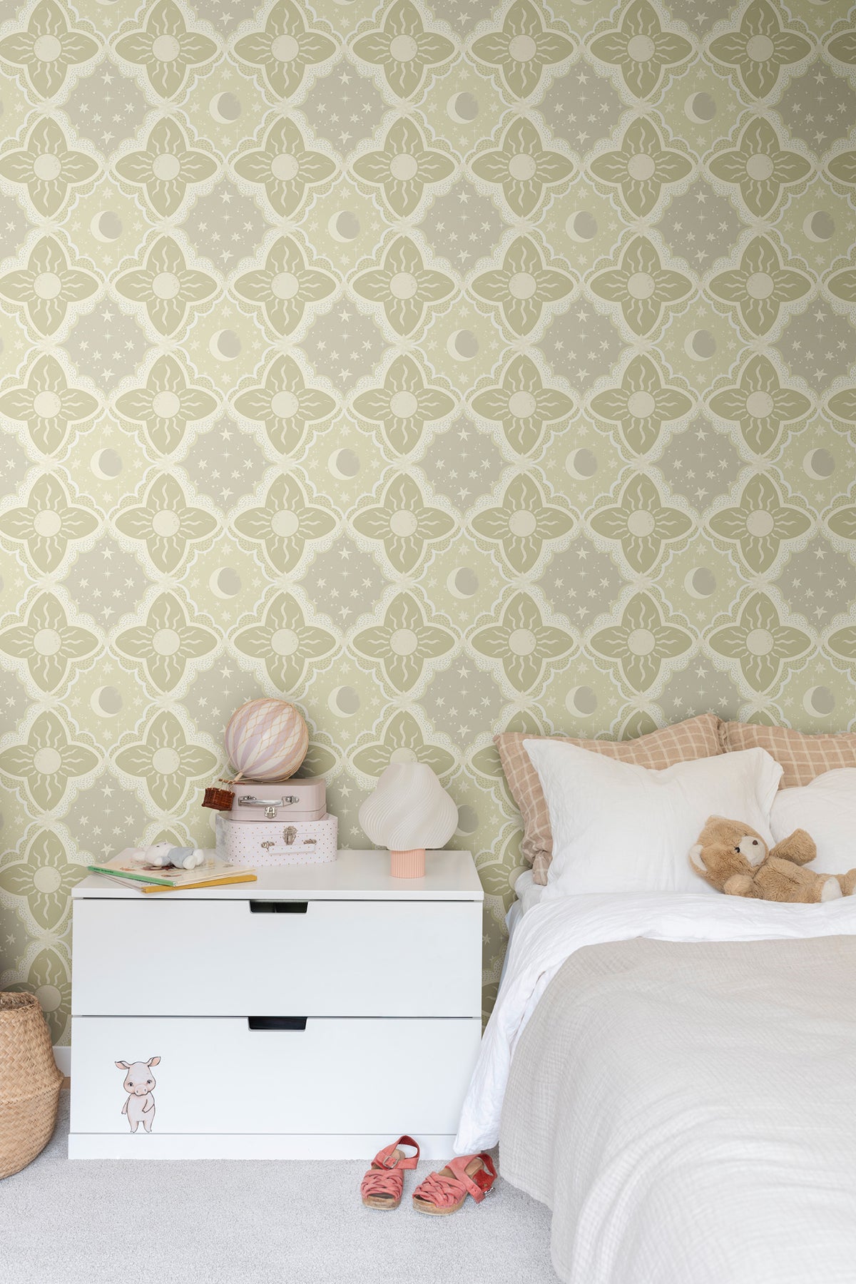 Sol & Mane Green by York Wallcoverings Non Woven Wallpaper – York Wallcoverings MB29033