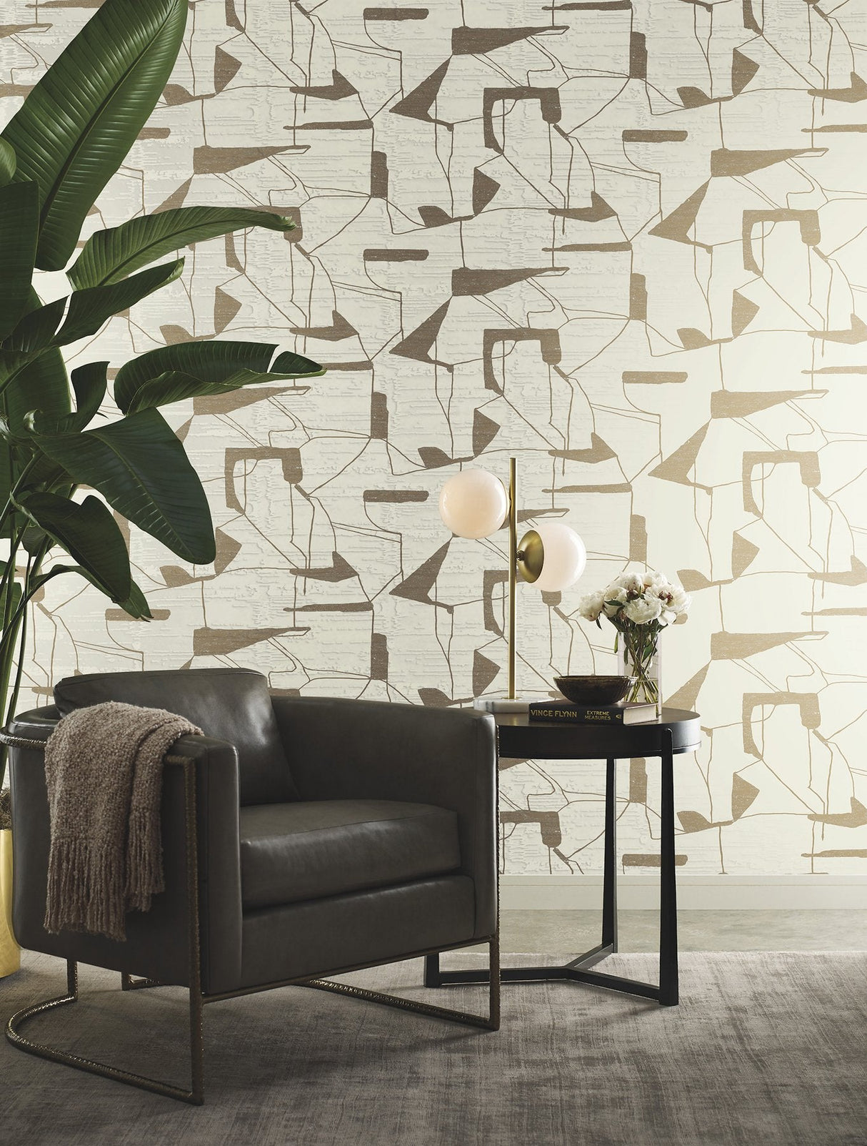Abstract Geo Cream & Gold Wallpaper with Metallic Geometric Pattern - Antonina Vella MD7113SAM