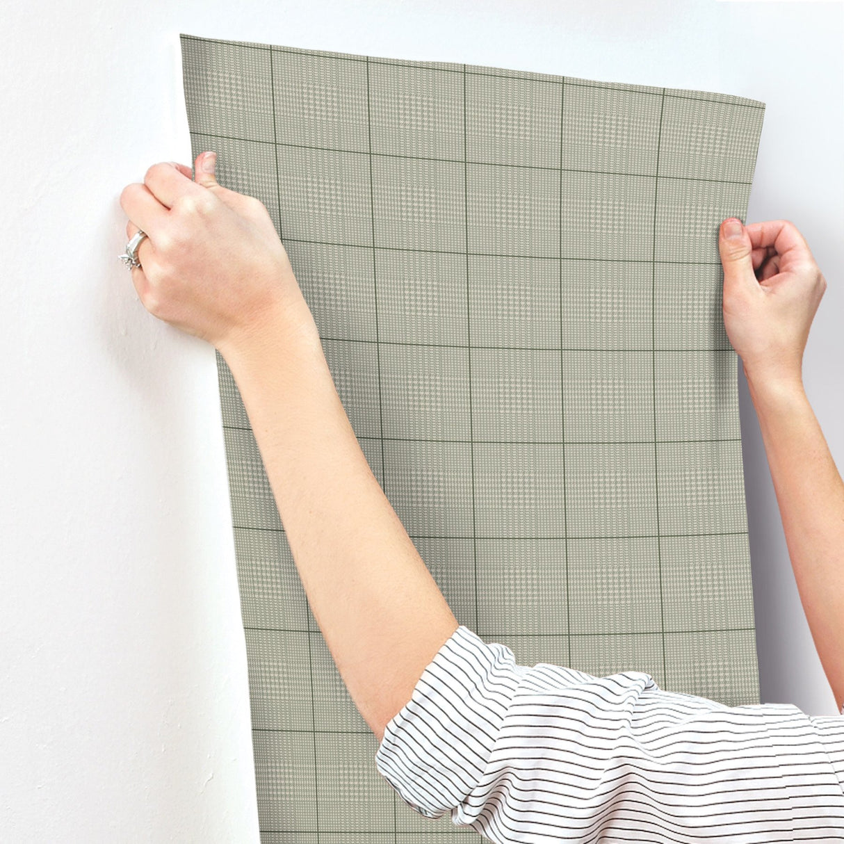 Windsor Green Wallpaper with Small Glen Check Pattern - York MF4786