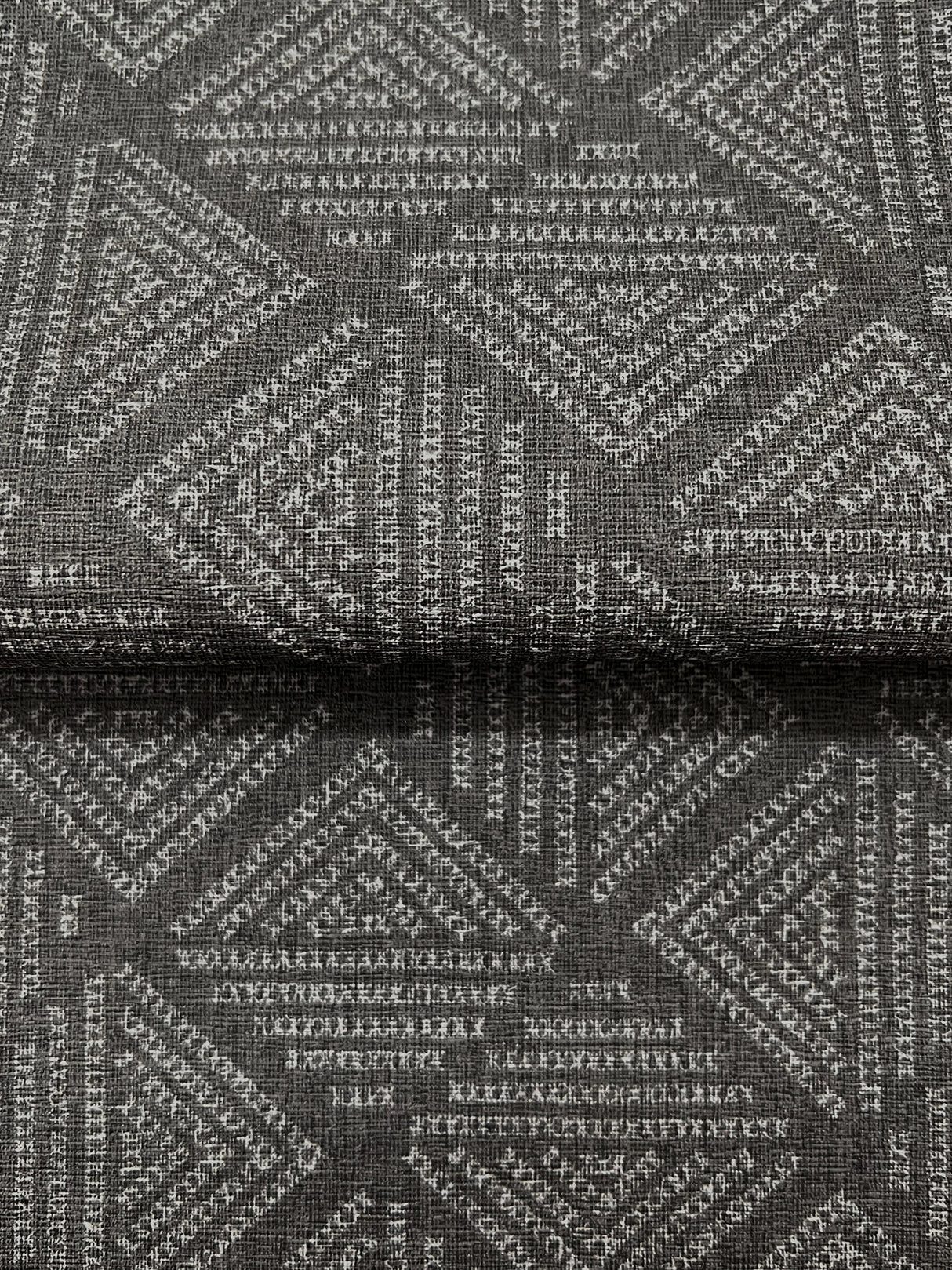 Center Square Charcoal by Magnolia Home Geometric Vinyl Wallpaper – York Wallcoverings MJ4861