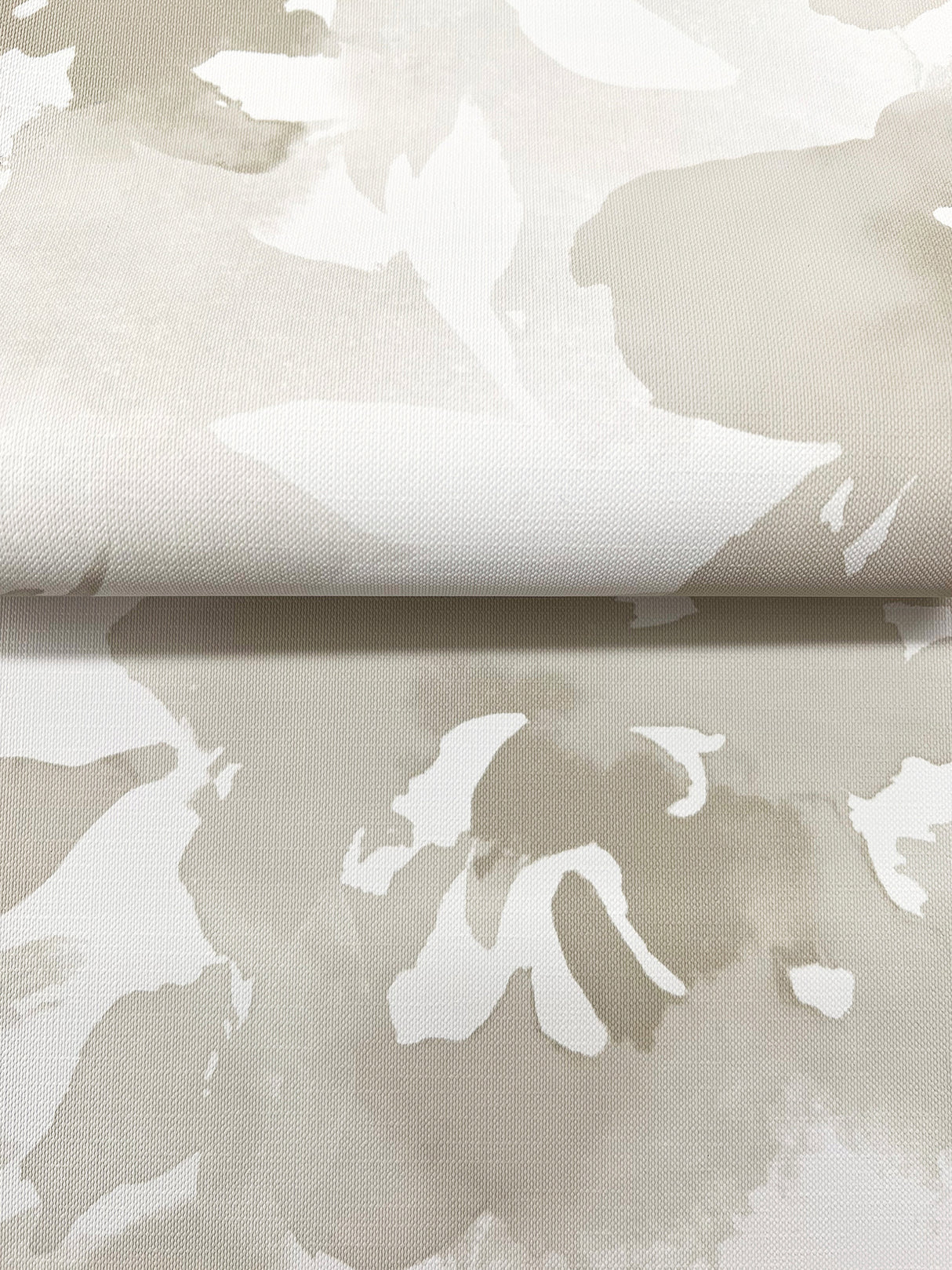 Lakelynn Mineral by Magnolia Home Floral Wallpaper – York Wallcoverings MJ4870